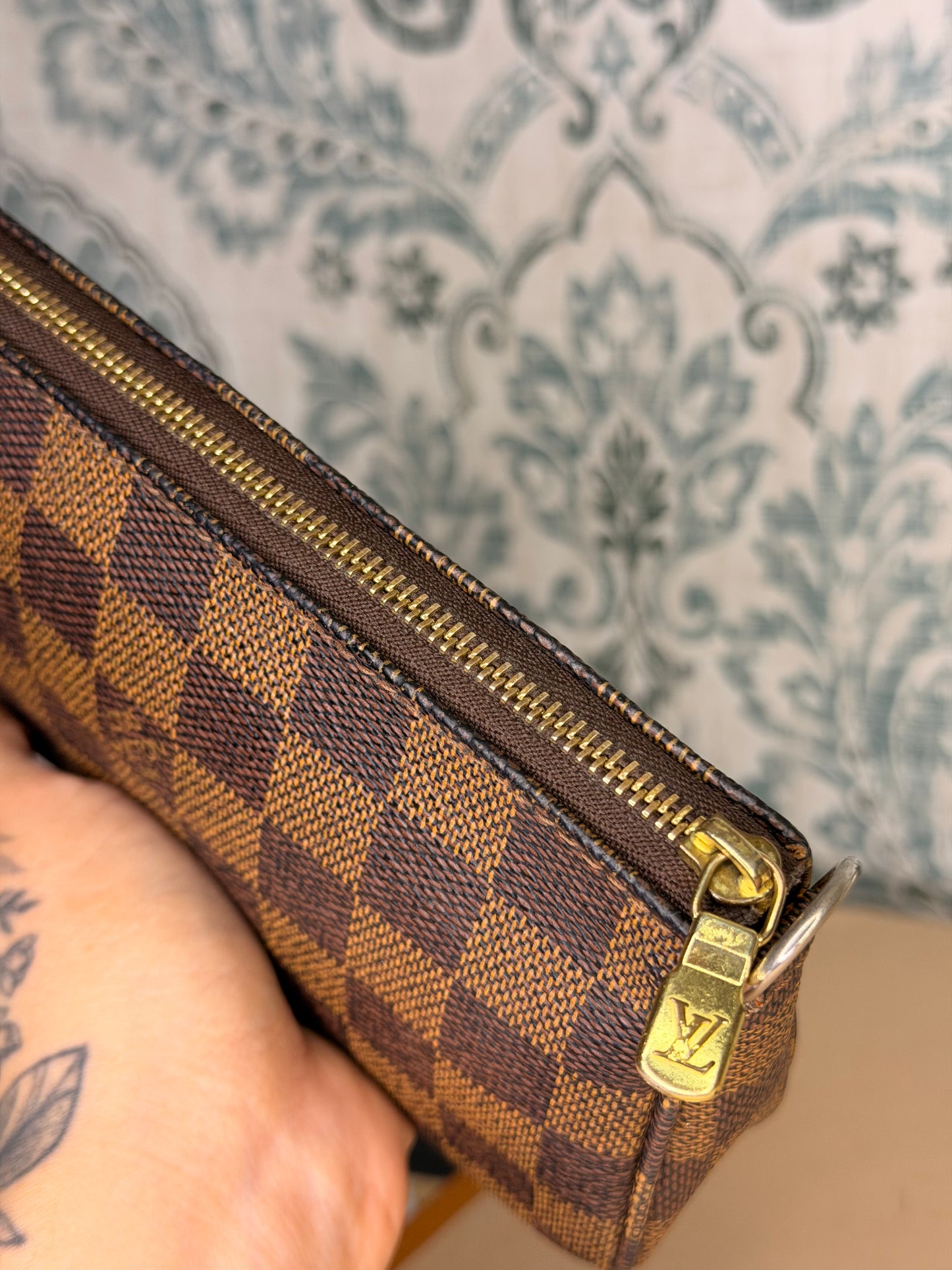 Louis Vuitton Damier Ebene Bucket Pochette