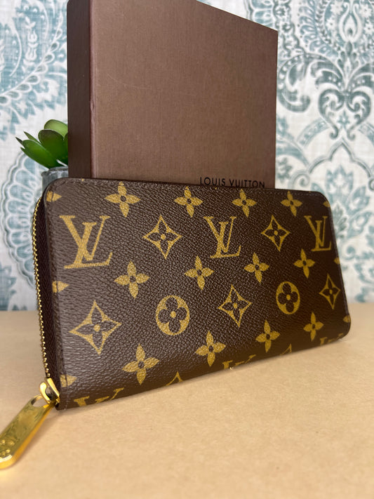 Louis Vuitton Monogram Zippy Wallet