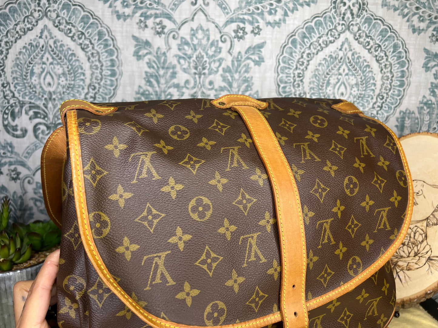 Louis Vuitton Saumur 35