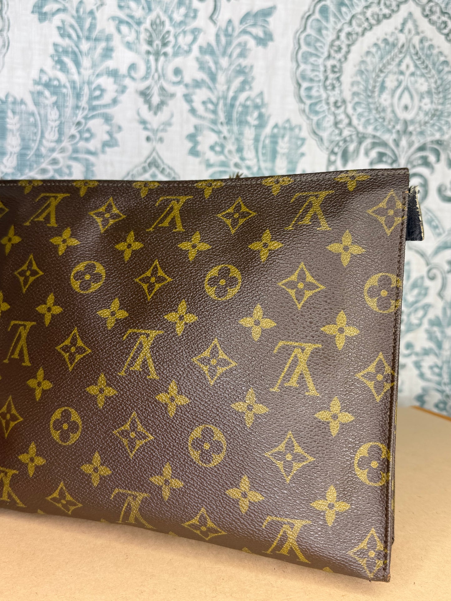 Louis Vuitton Toiletry 26