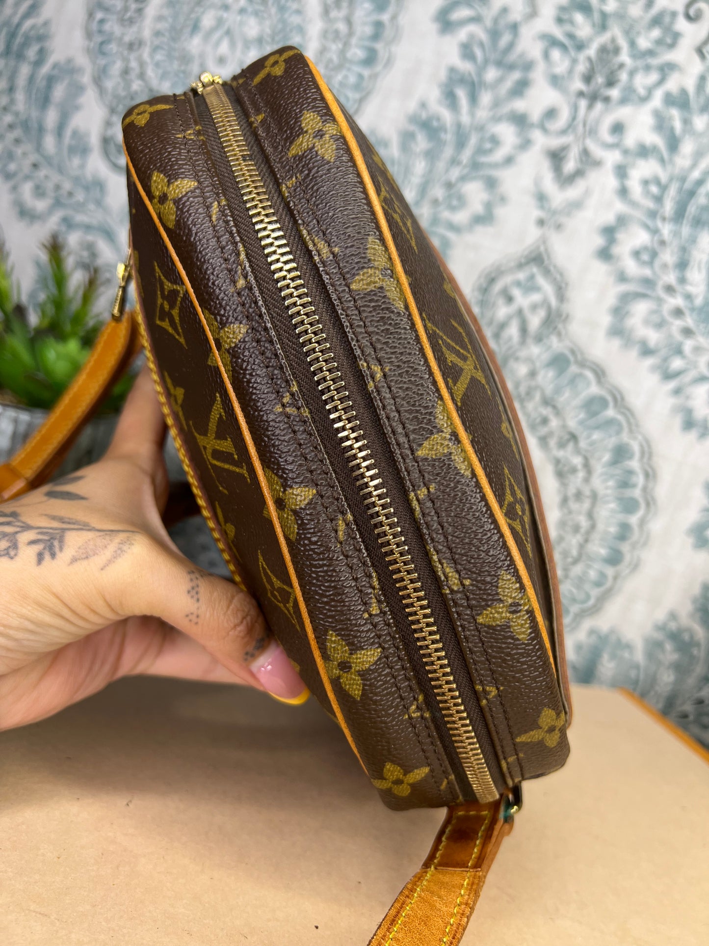 Louis Vuitton Senlis