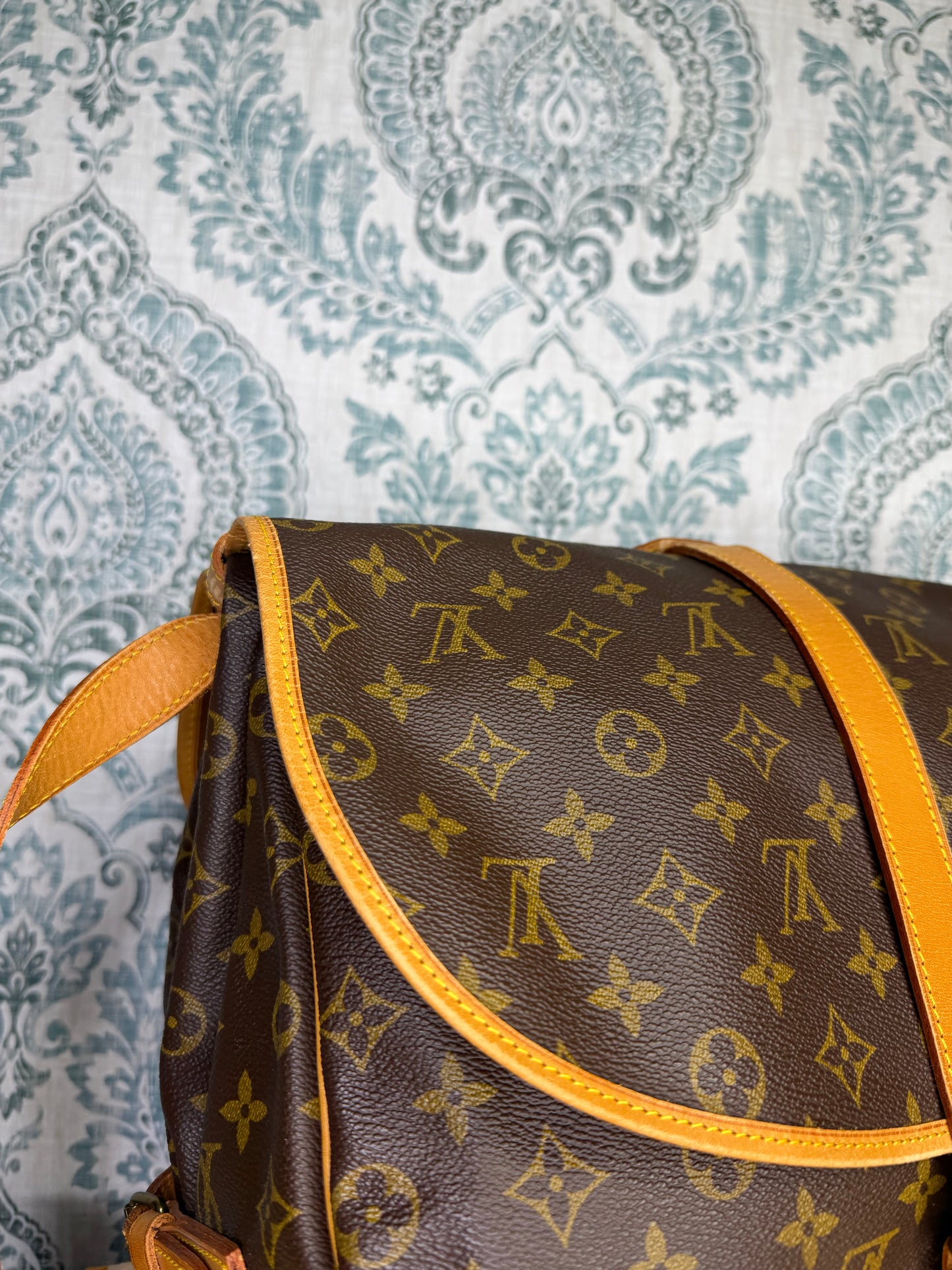 Louis Vuitton Saumur 35