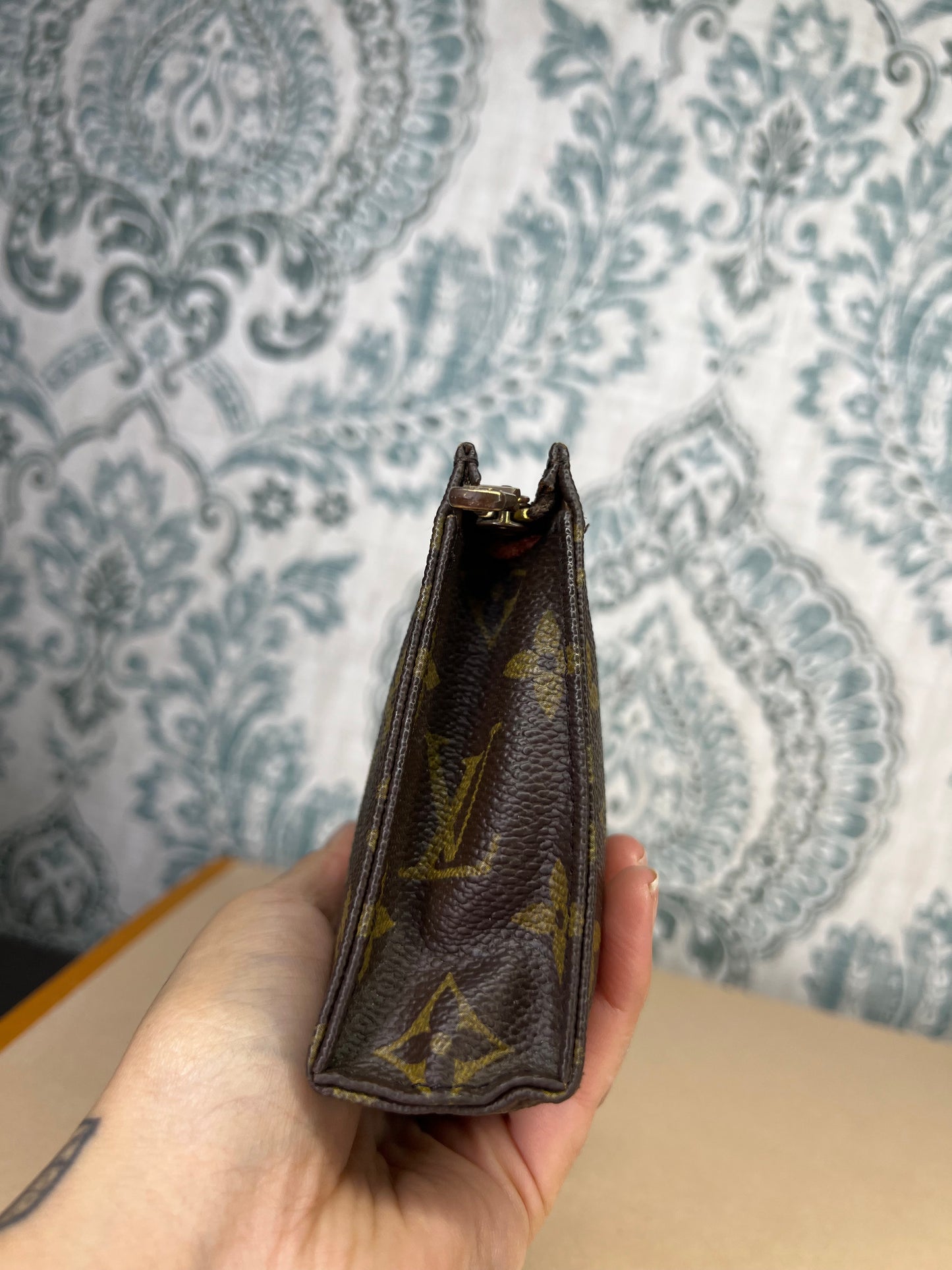 Louis Vuitton Toiletry 15