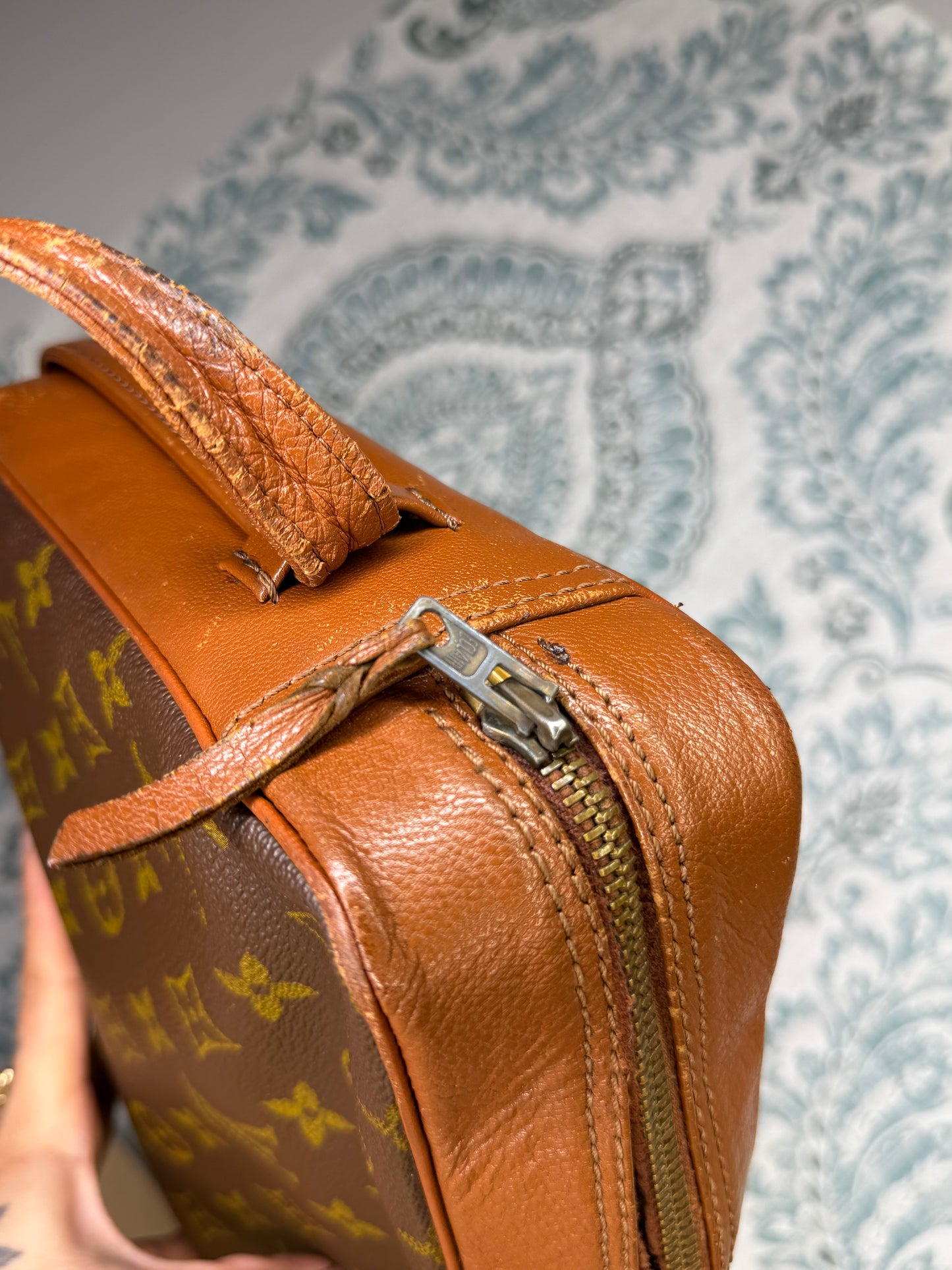 Louis Vuitton Sac Bandouliere 30 (needs new zipper)