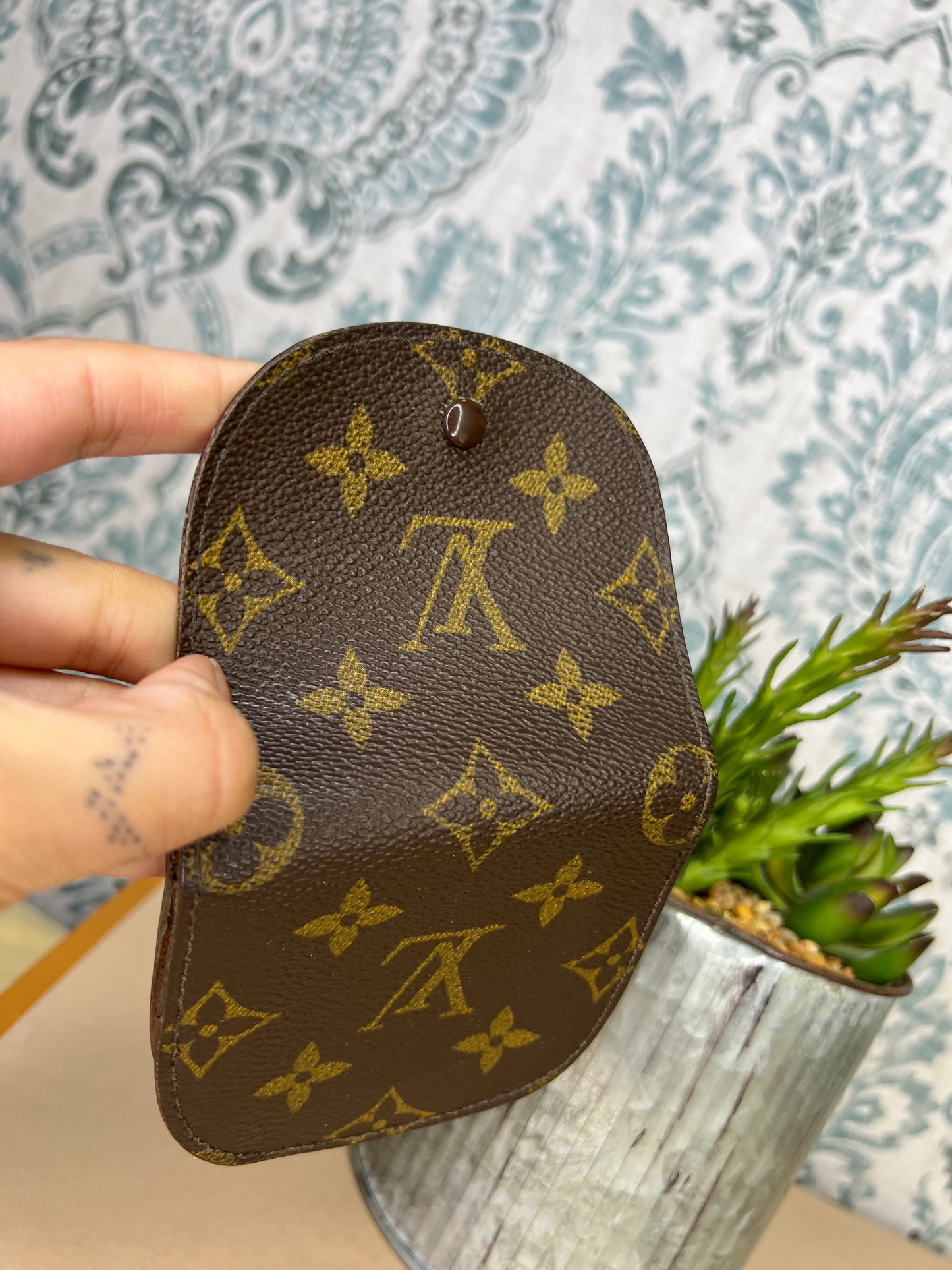 Louis Vuitton Porte Monnaie Gousset Coin / Card Case