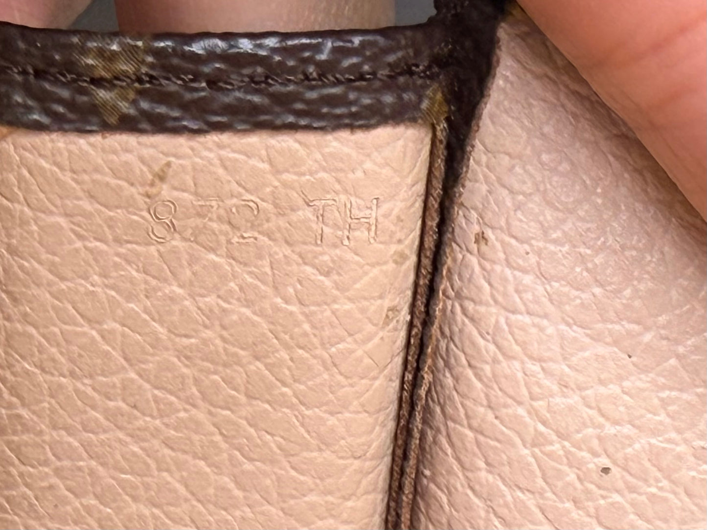 Louis Vuitton Toiletry 26