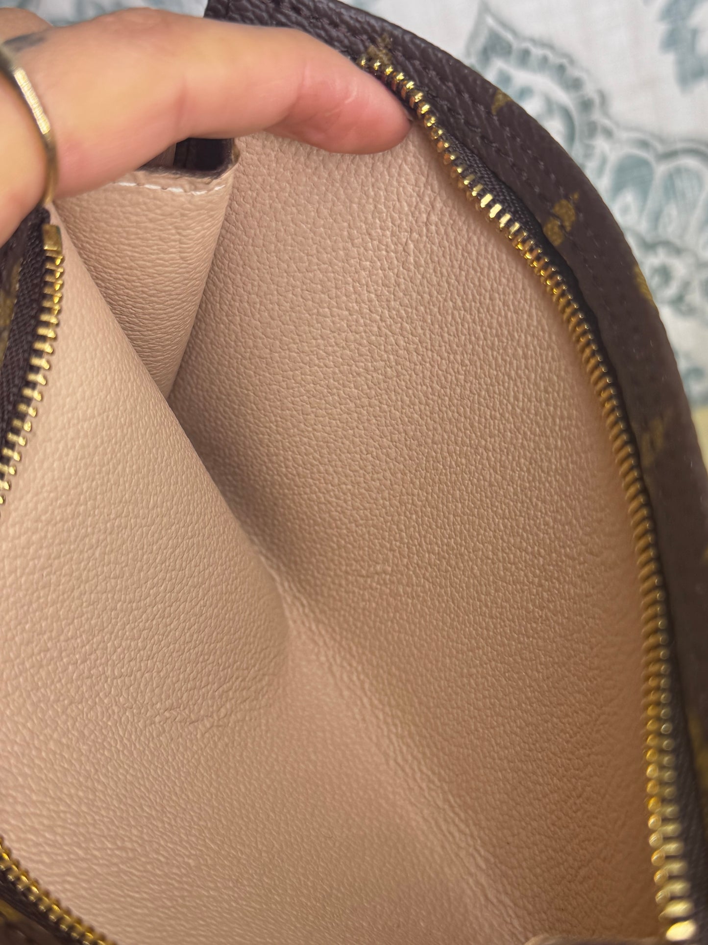 Louis Vuitton Bucket PM Pochette