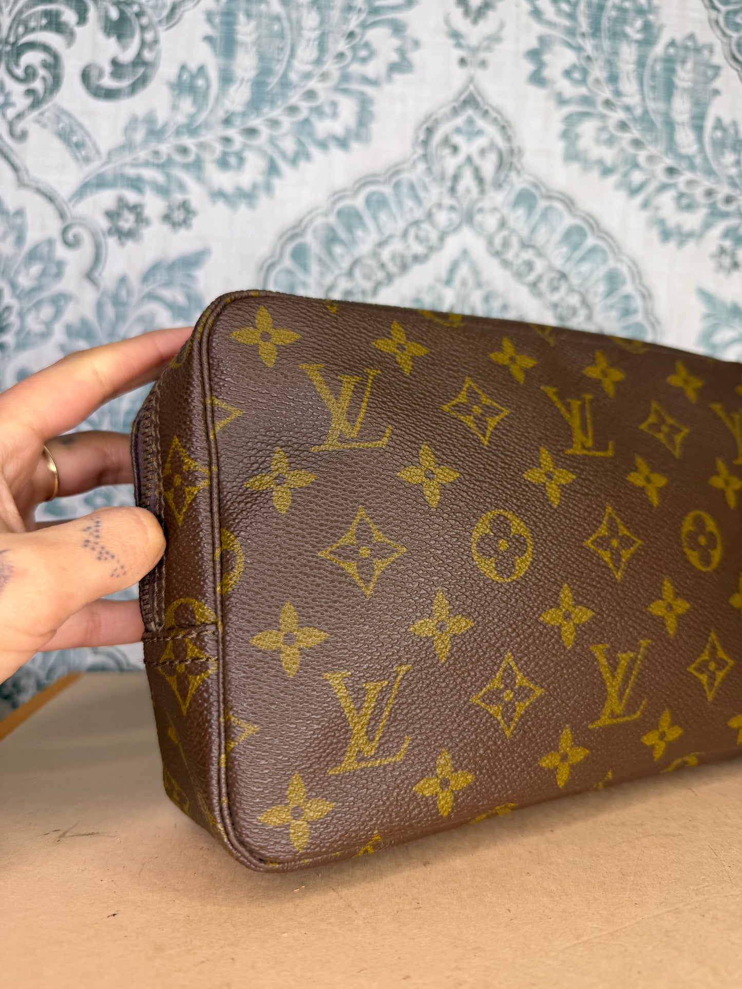 Louis Vuitton Trousse 23