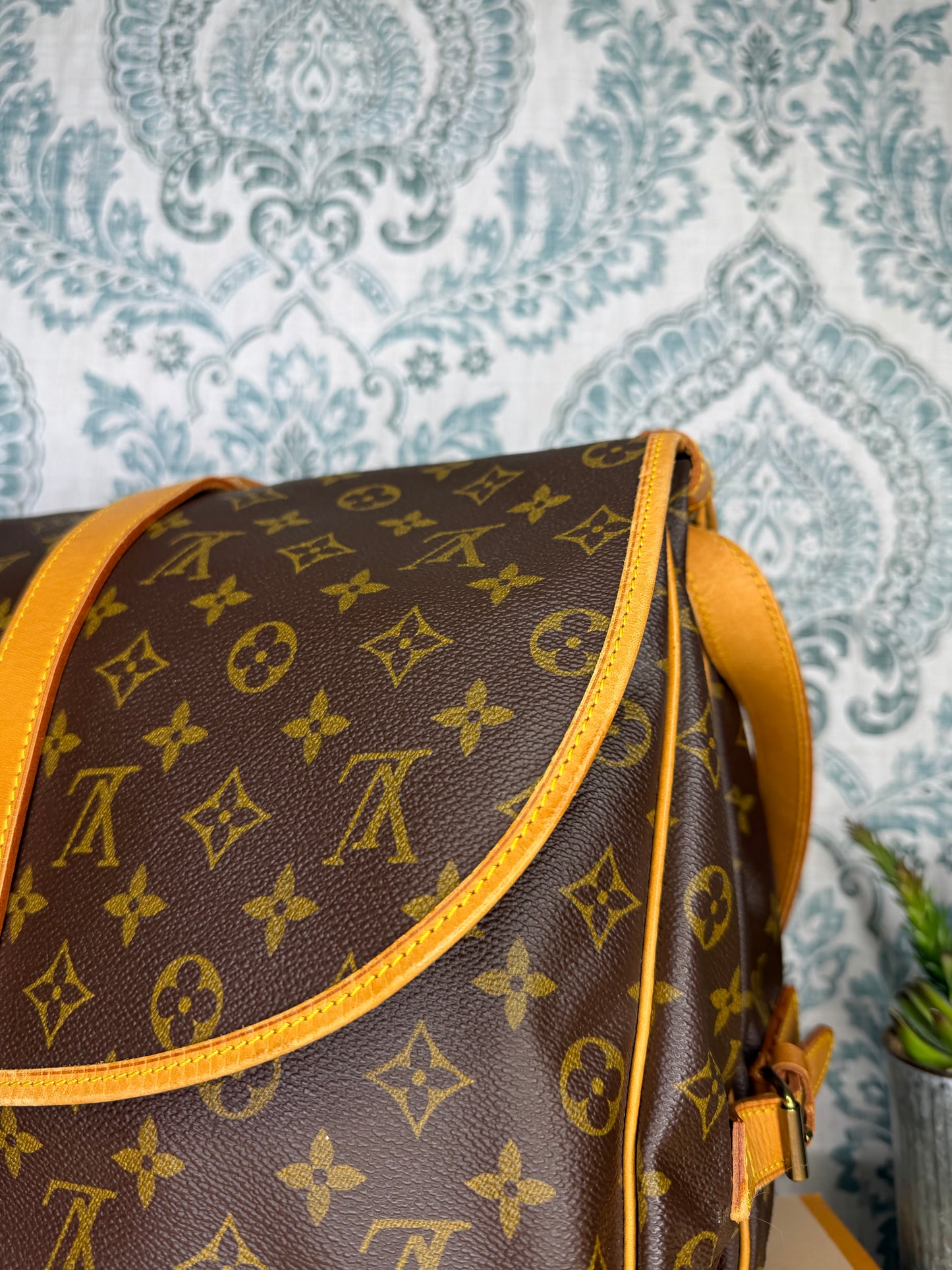 Louis Vuitton Saumur 35