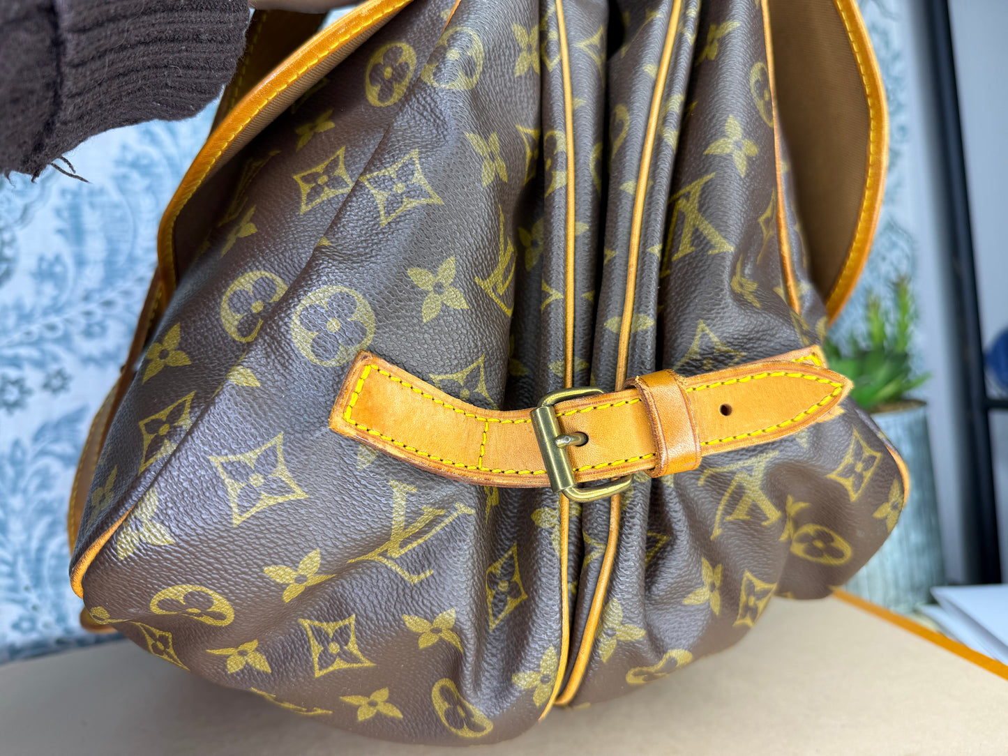 Louis Vuitton Saumur 35
