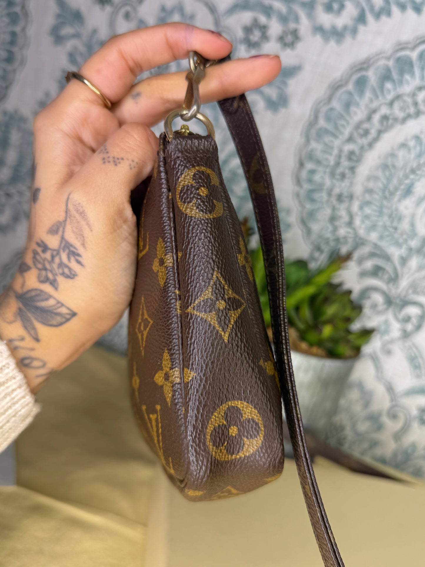 Louis Vuitton Pochette Accessories with Monogram Strap