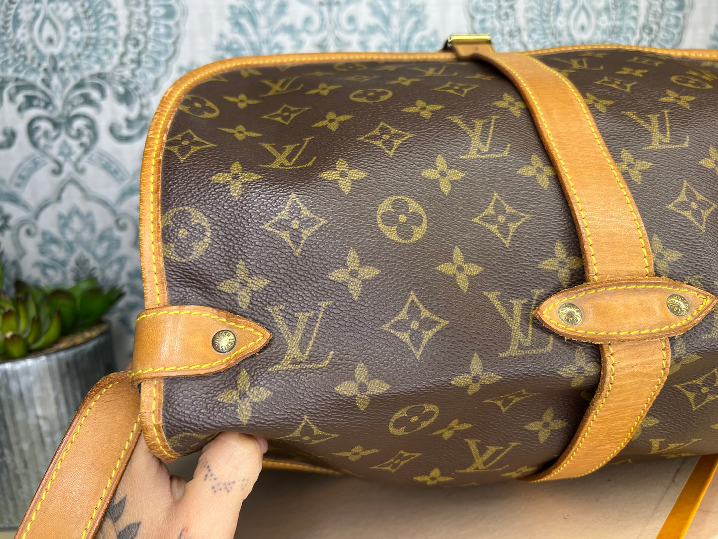 Louis Vuitton Saumur 35