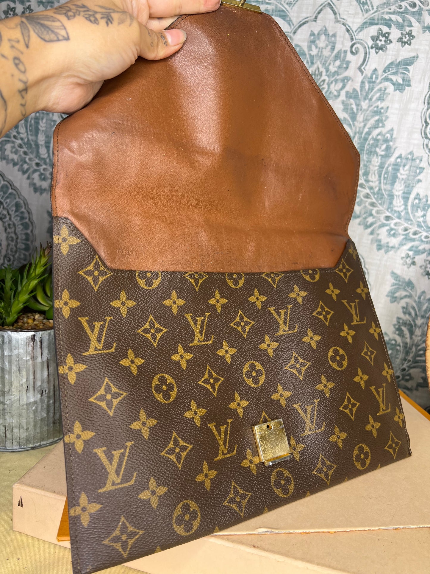 Louis Vuitton Poche Plate Clutch