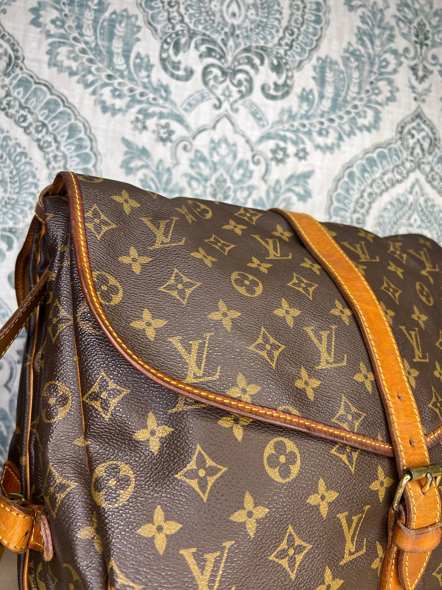Louis Vuitton Saumur 35