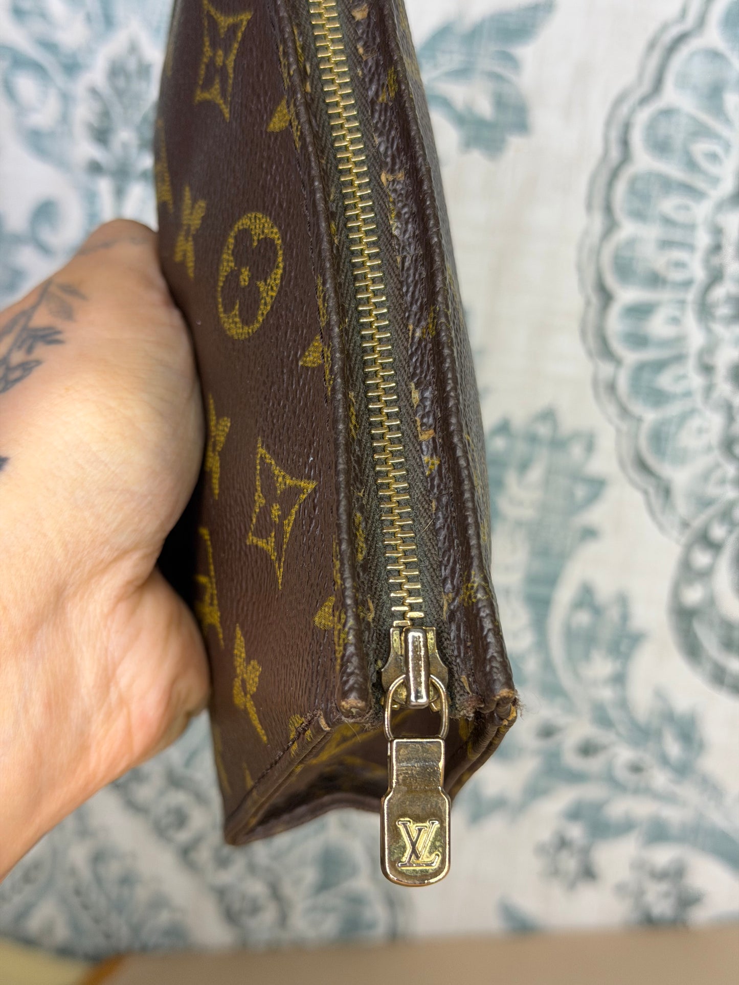Louis Vuitton Toiletry 15
