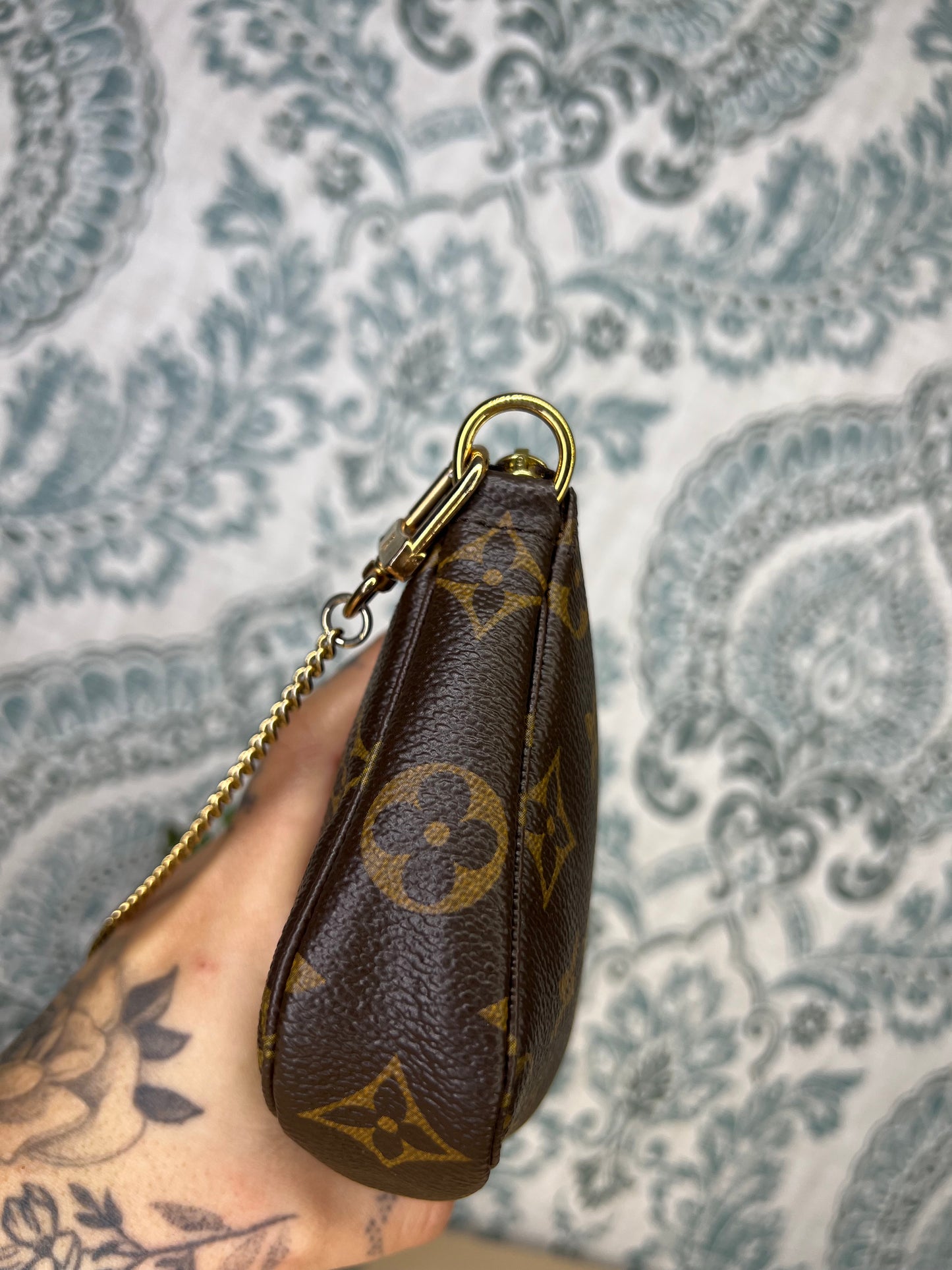 Louis Vuitton Monogram Bucket Pochette