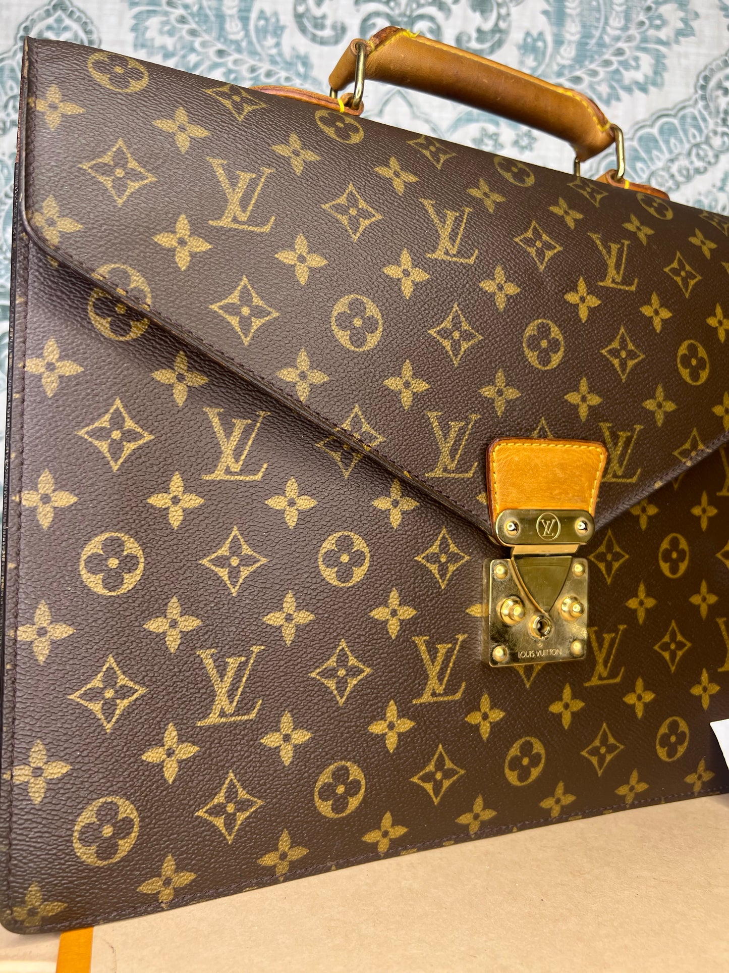 Louis Vuitton Serviette Conseiller Briefcase