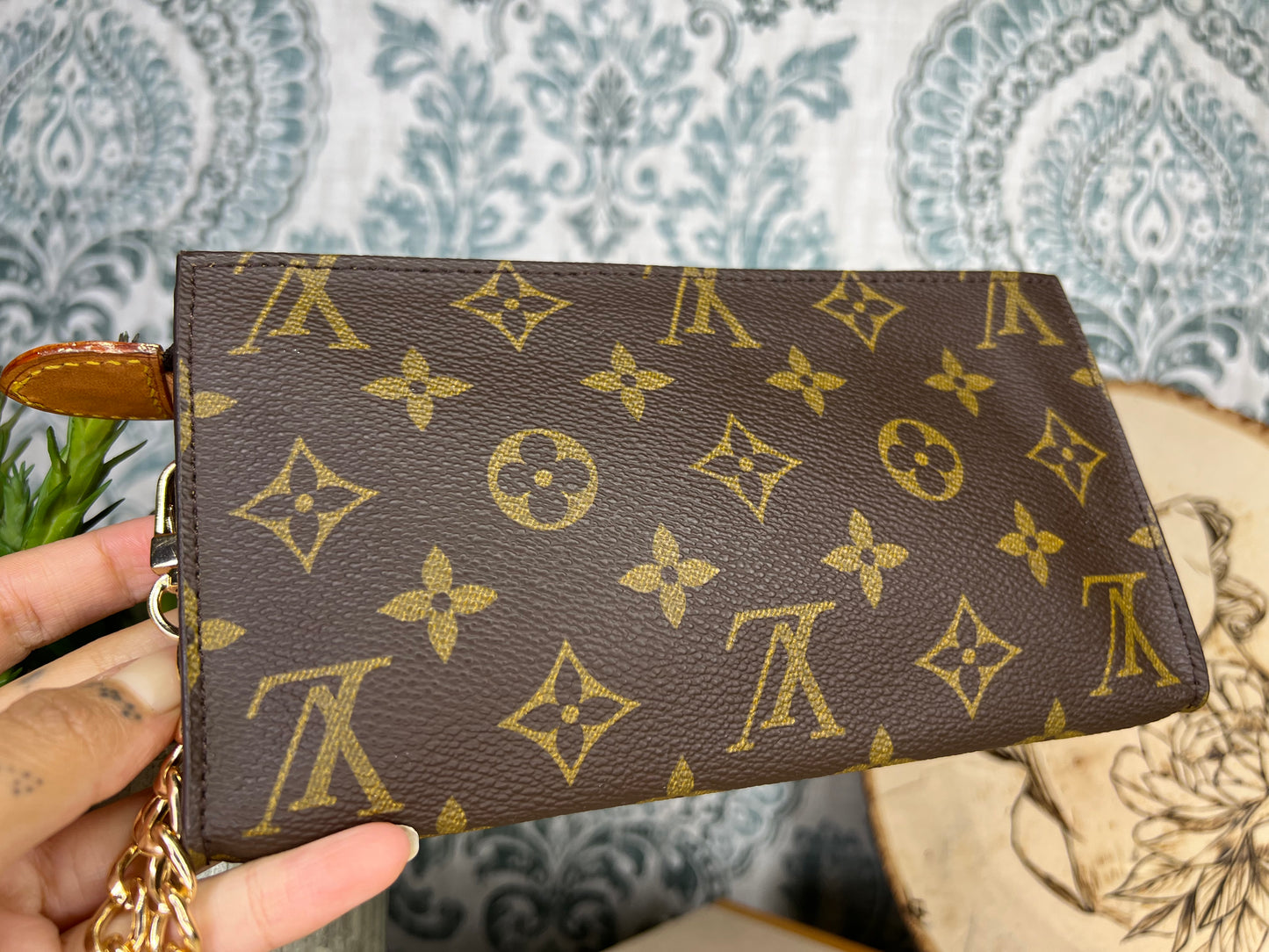 Louis Vuitton Bucket GM Pouch