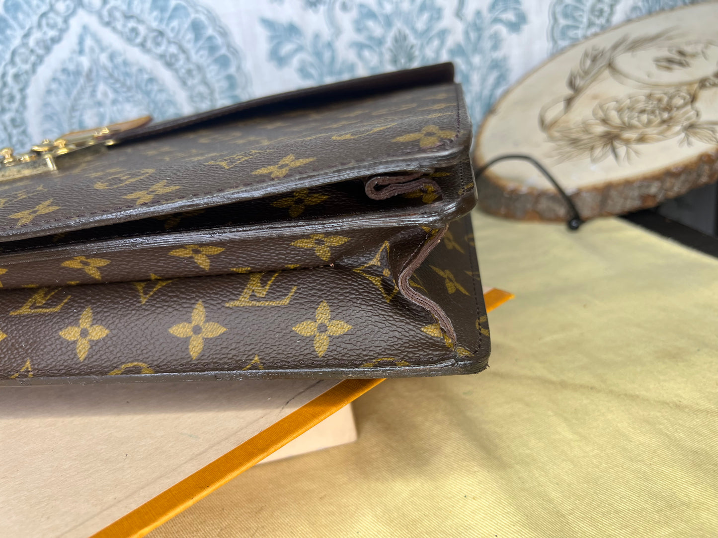 Louis Vuitton Serviette Conseiller Briefcase