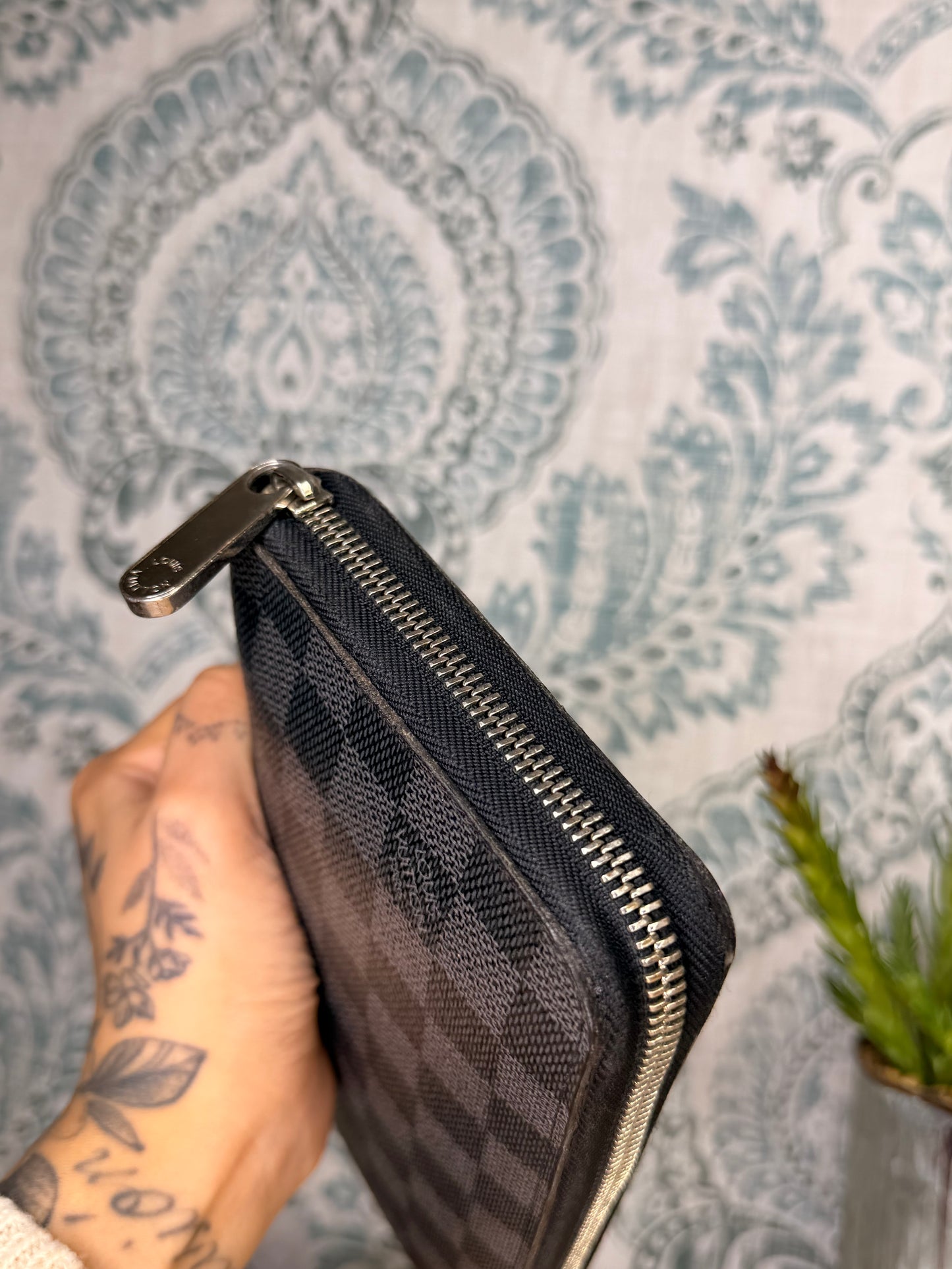 Louis Vuitton Damier Graphite Zippy Organizer