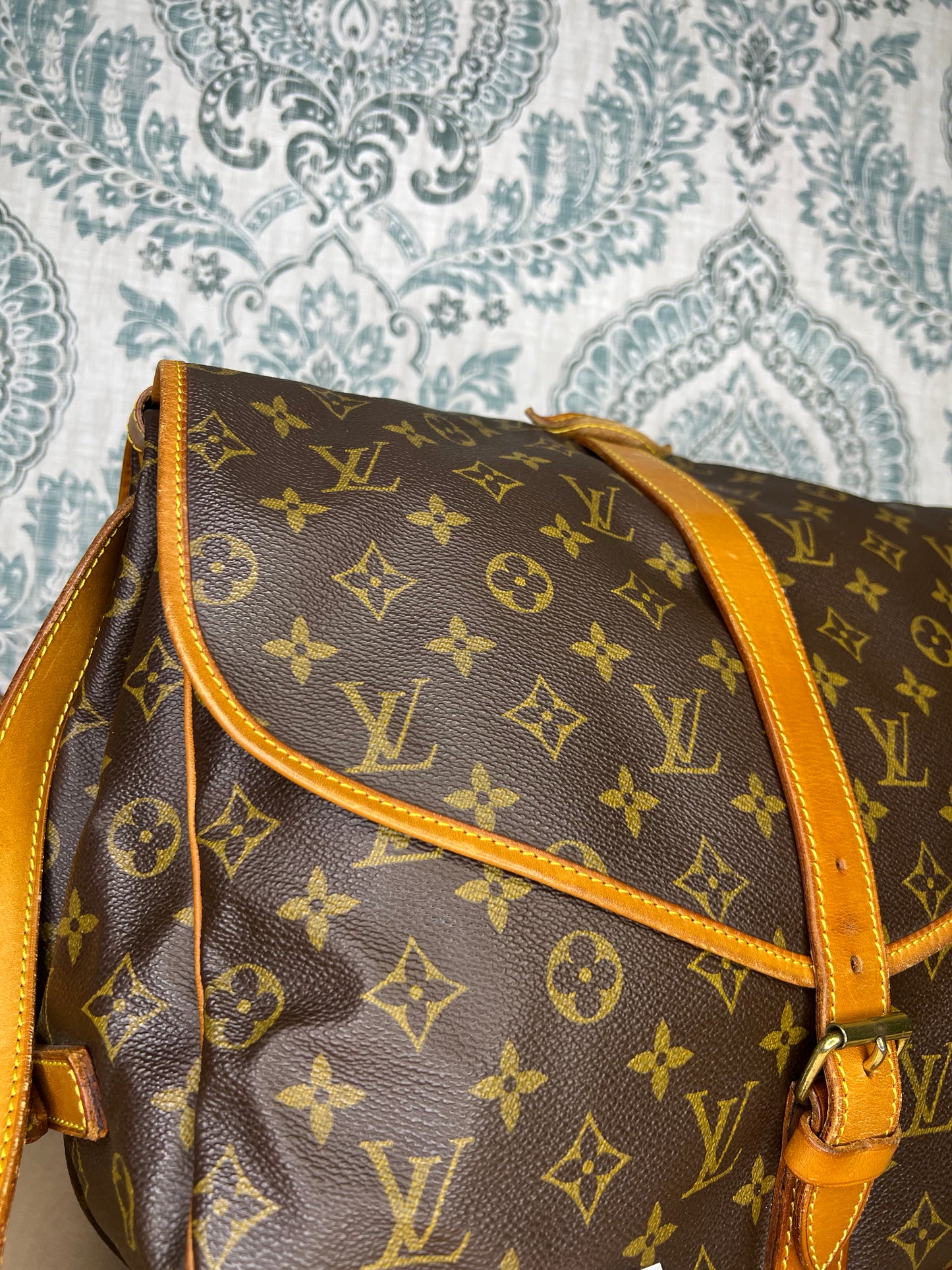 Louis Vuitton Saumur 35