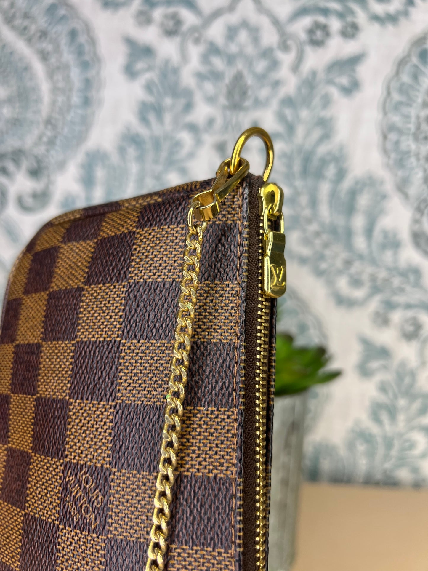 Louis Vuitton Damier Ebene Bucket Pochette