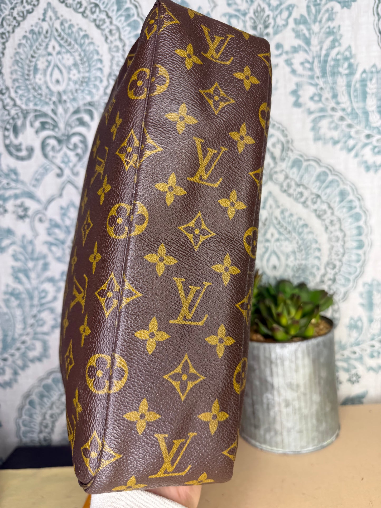 Louis Vuitton Trousse 28