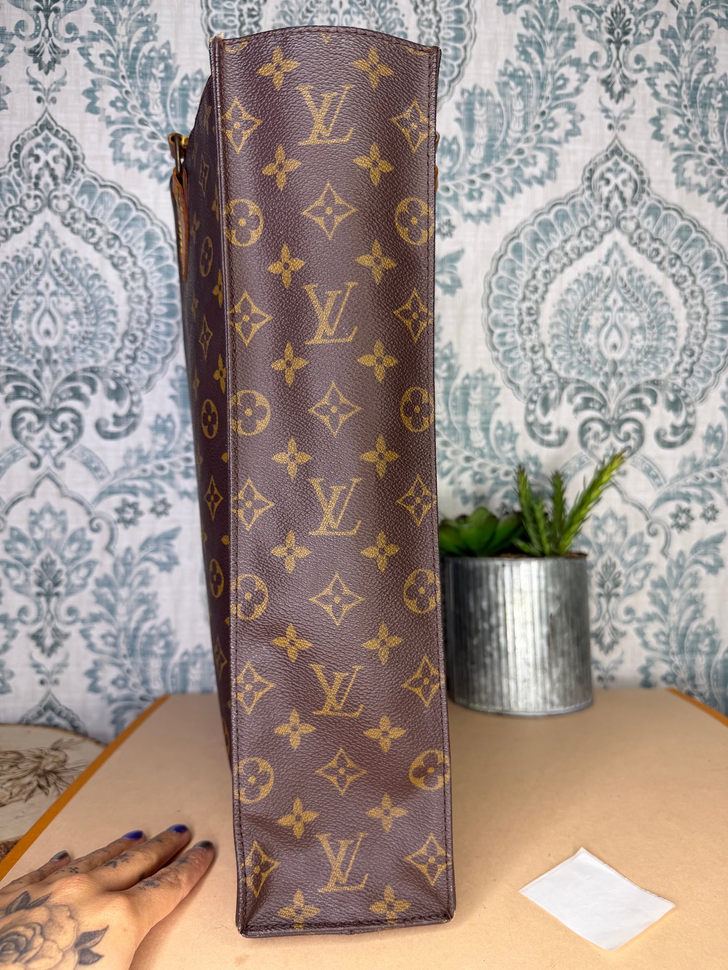 Louis Vuitton Sac Plat