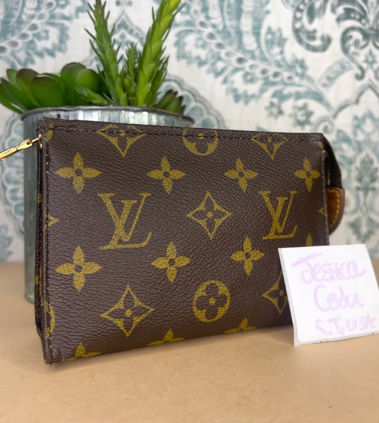 Louis Vuitton Toiletry 15