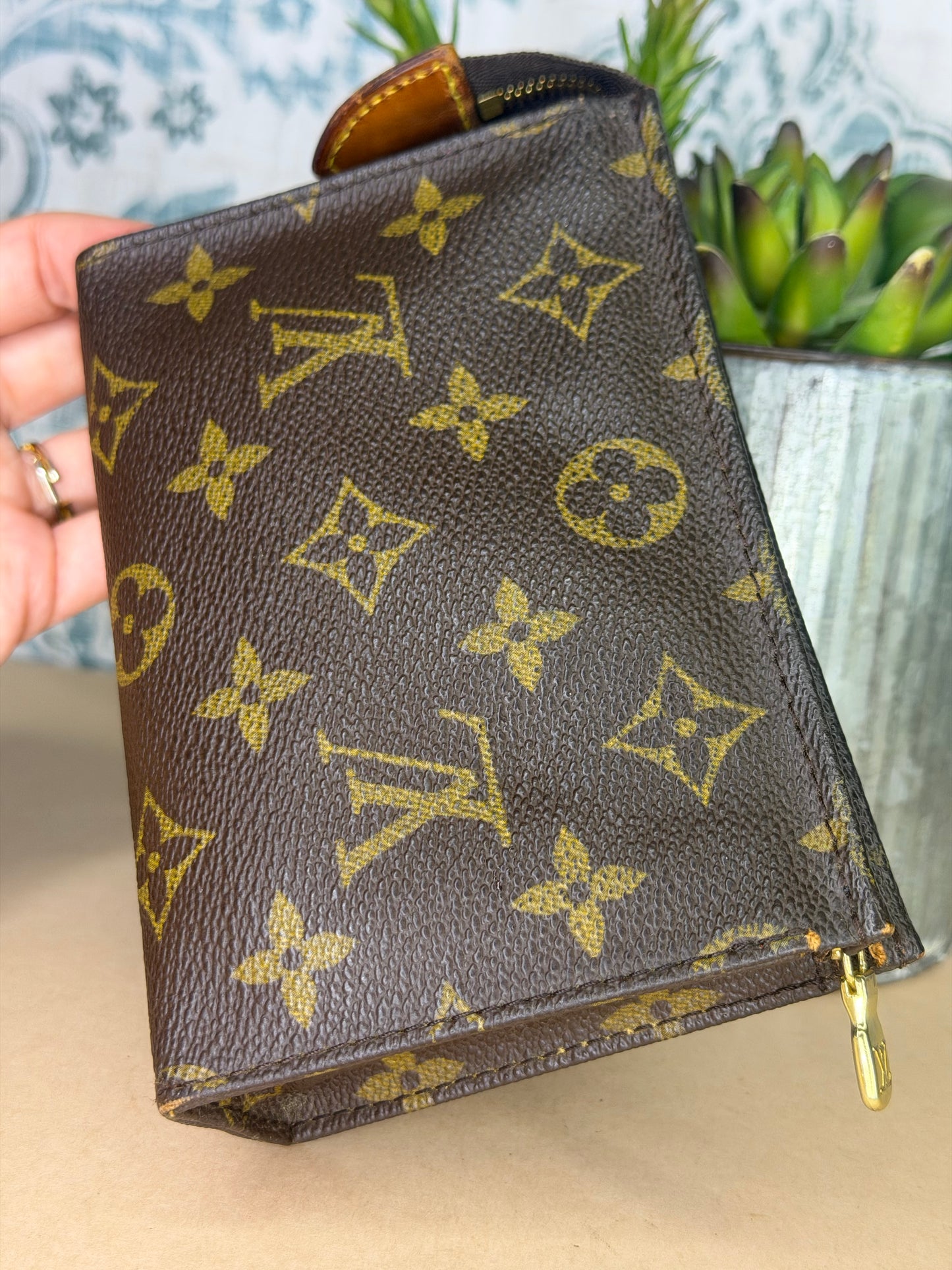 Louis Vuitton Toiletry 15