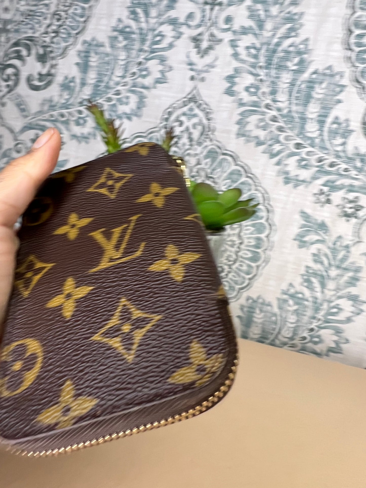 Louis Vuitton Zip Around Multicles 6 Key Holder