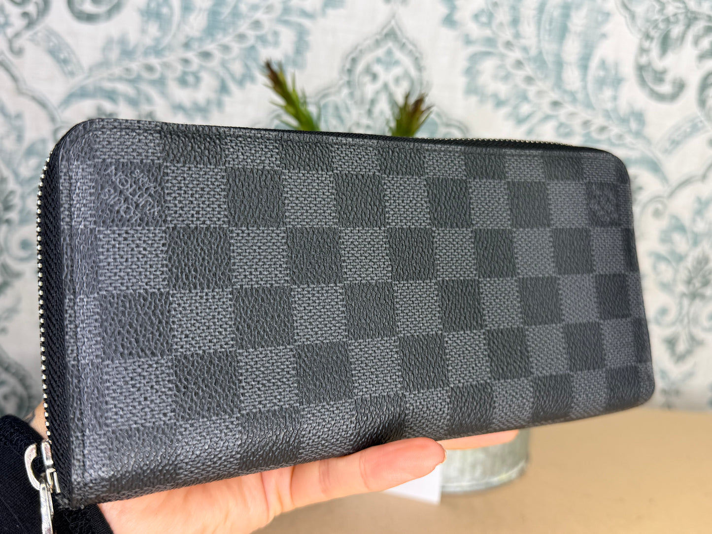 Louis Vuitton Zippy Vertical Wallet