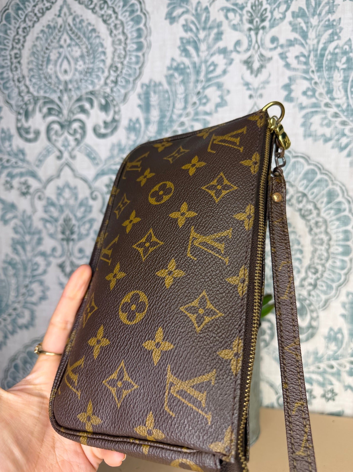 Louis Vuitton Pochette Accessories with Monogram Strap