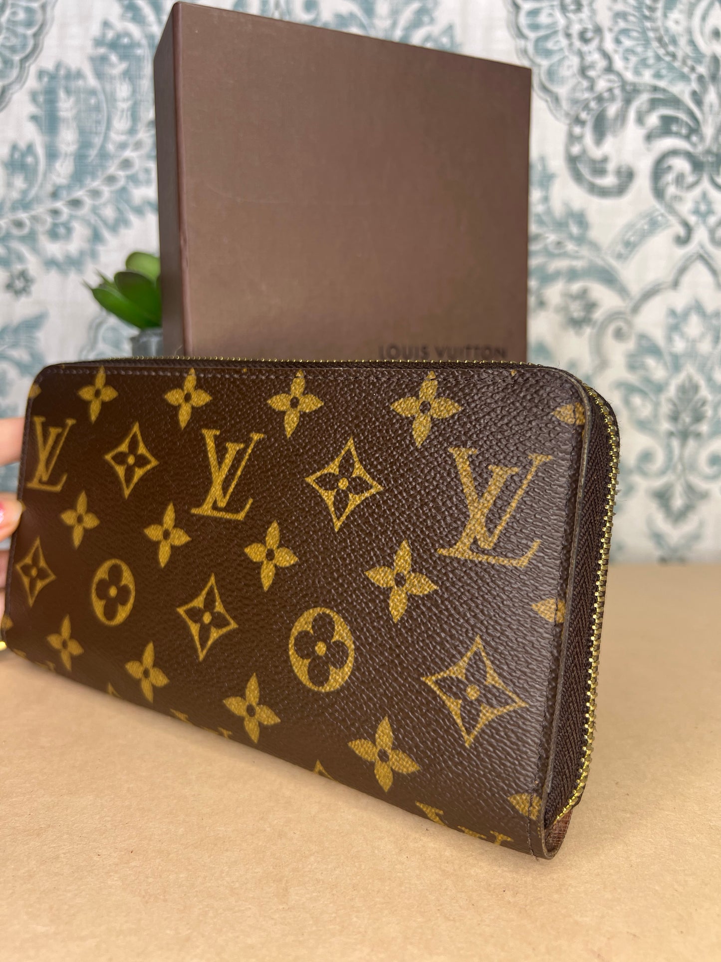 Louis Vuitton Monogram Zippy Wallet