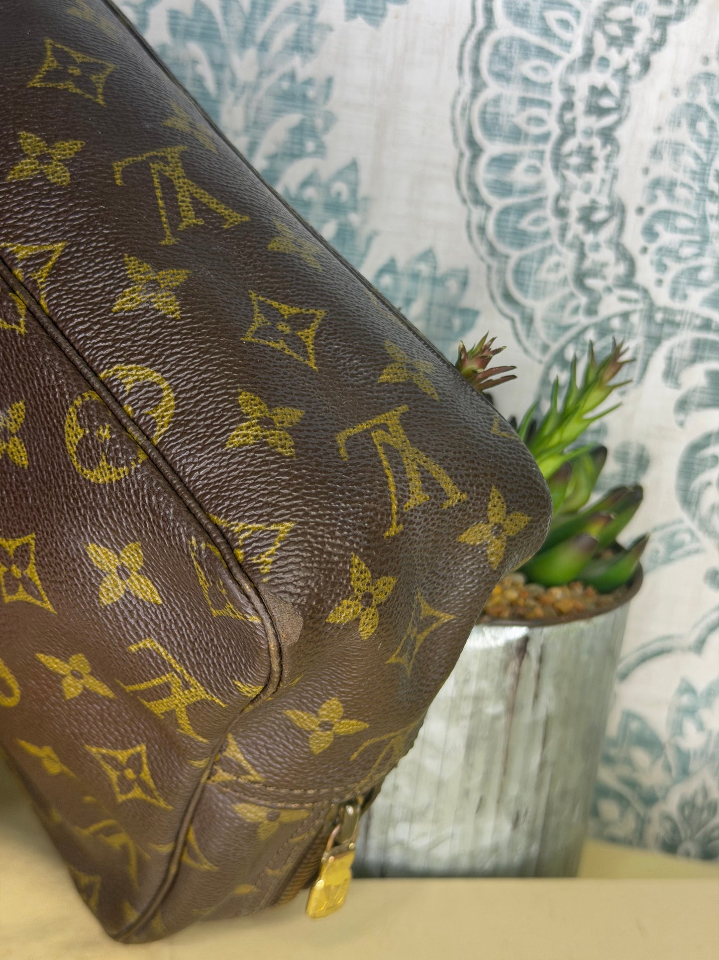 Louis Vuitton Trousse 28