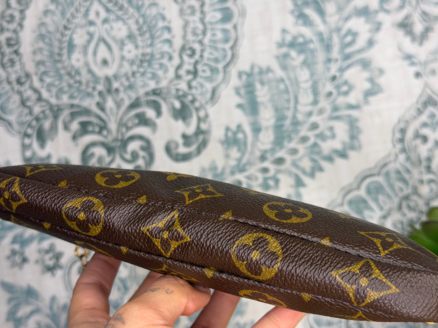 Louis Vuitton Sac Shopping Pouch