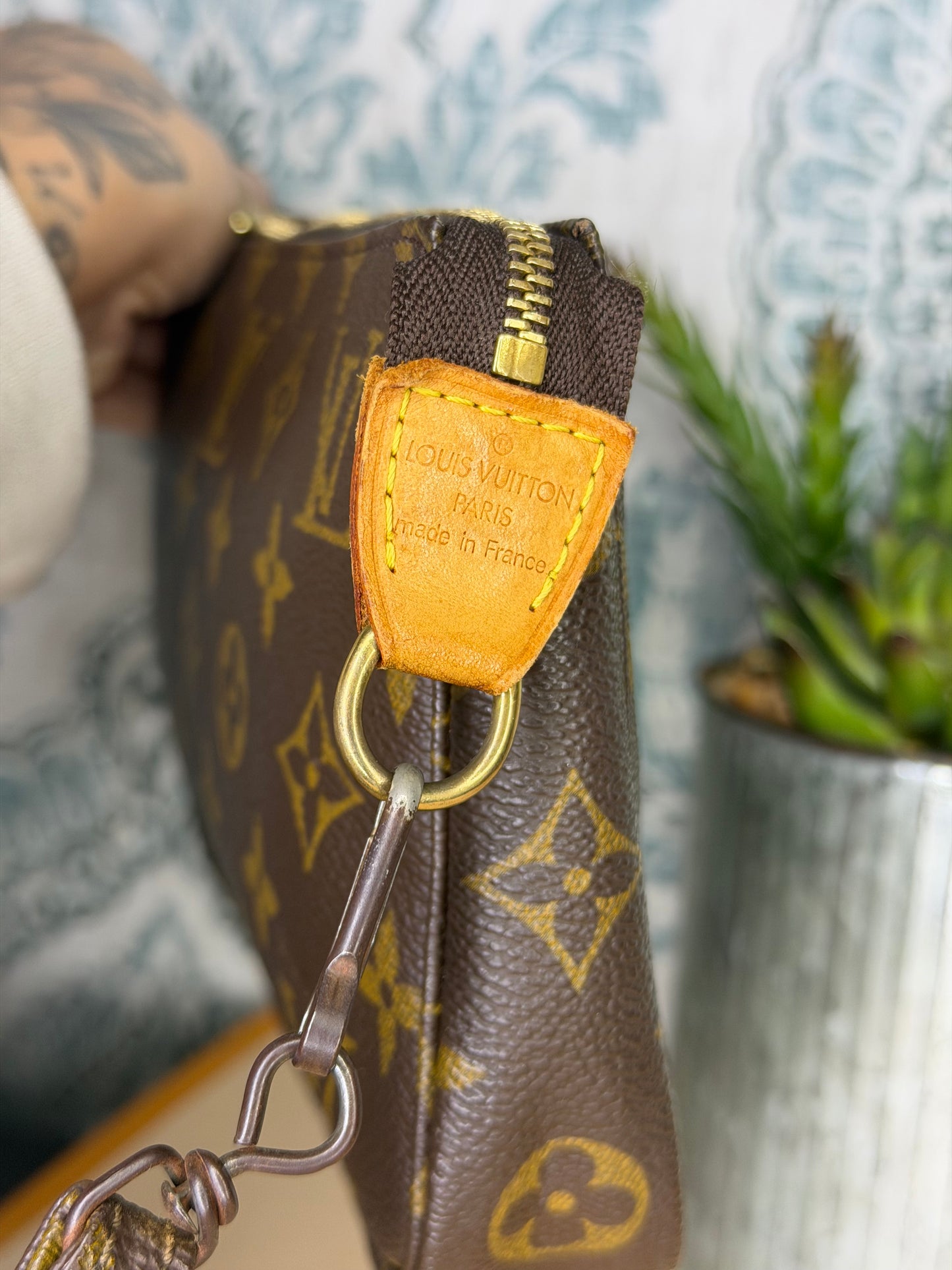 Louis Vuitton Pochette Accessories with Monogram Strap