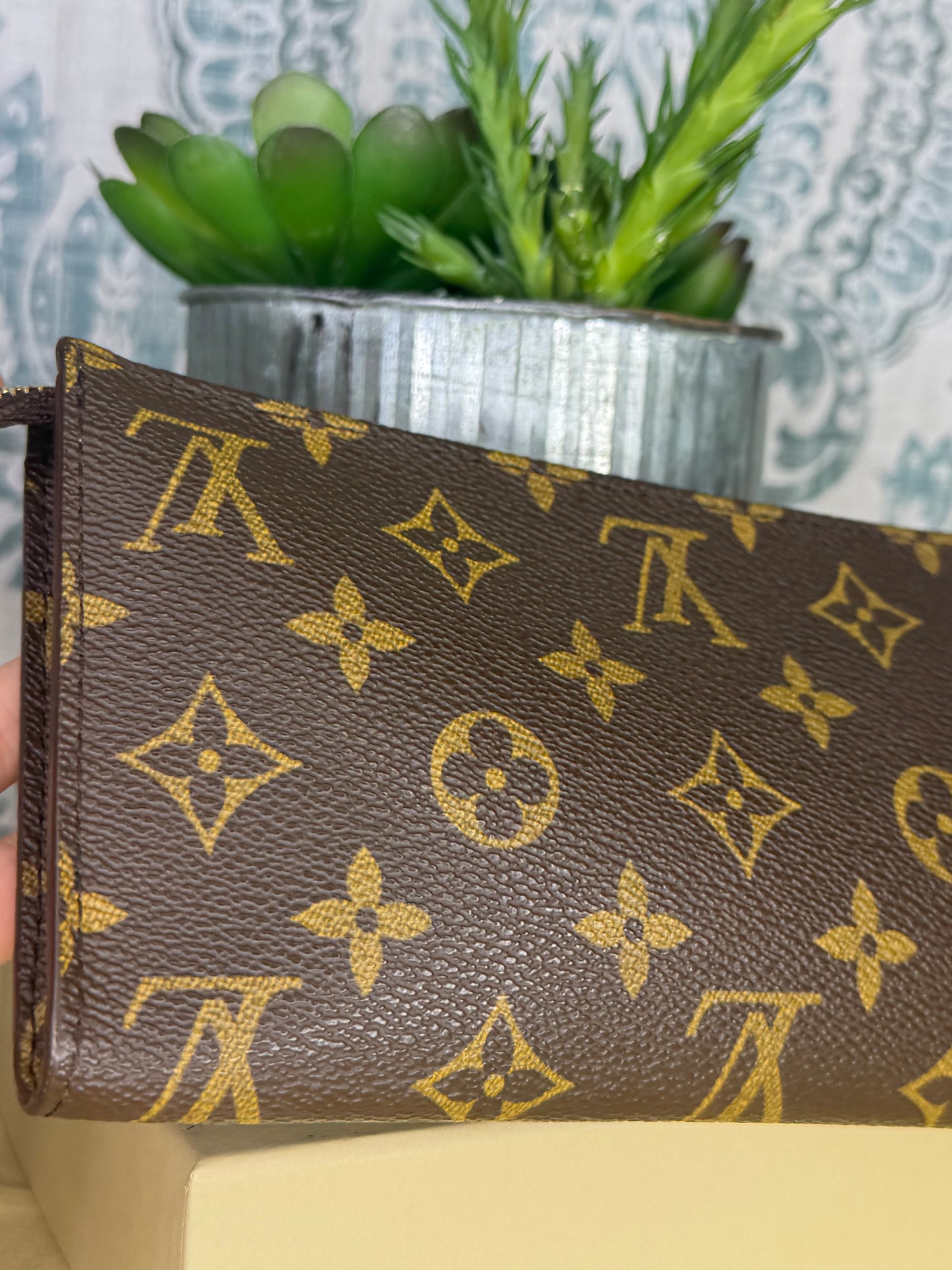 Louis Vuitton Bucket GM Pochette