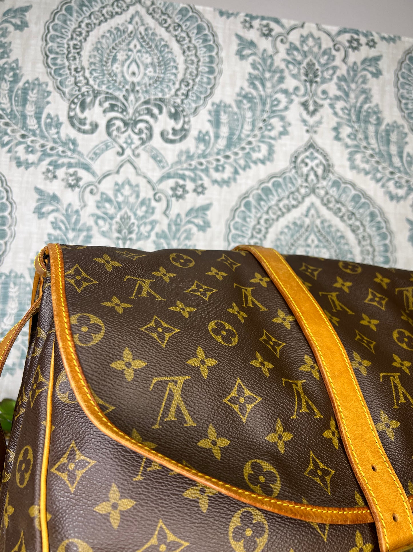 Louis Vuitton Saumur 35