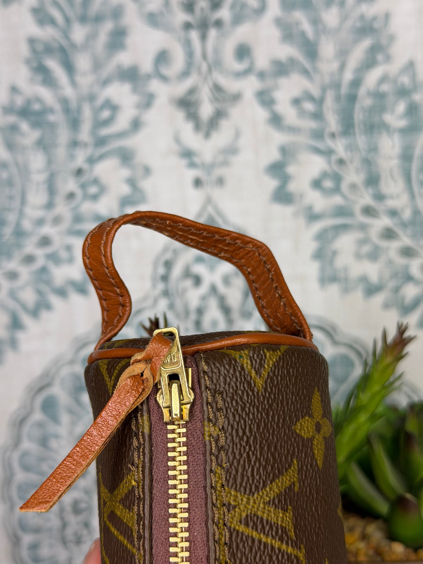 Louis Vuitton Trousse Ronde