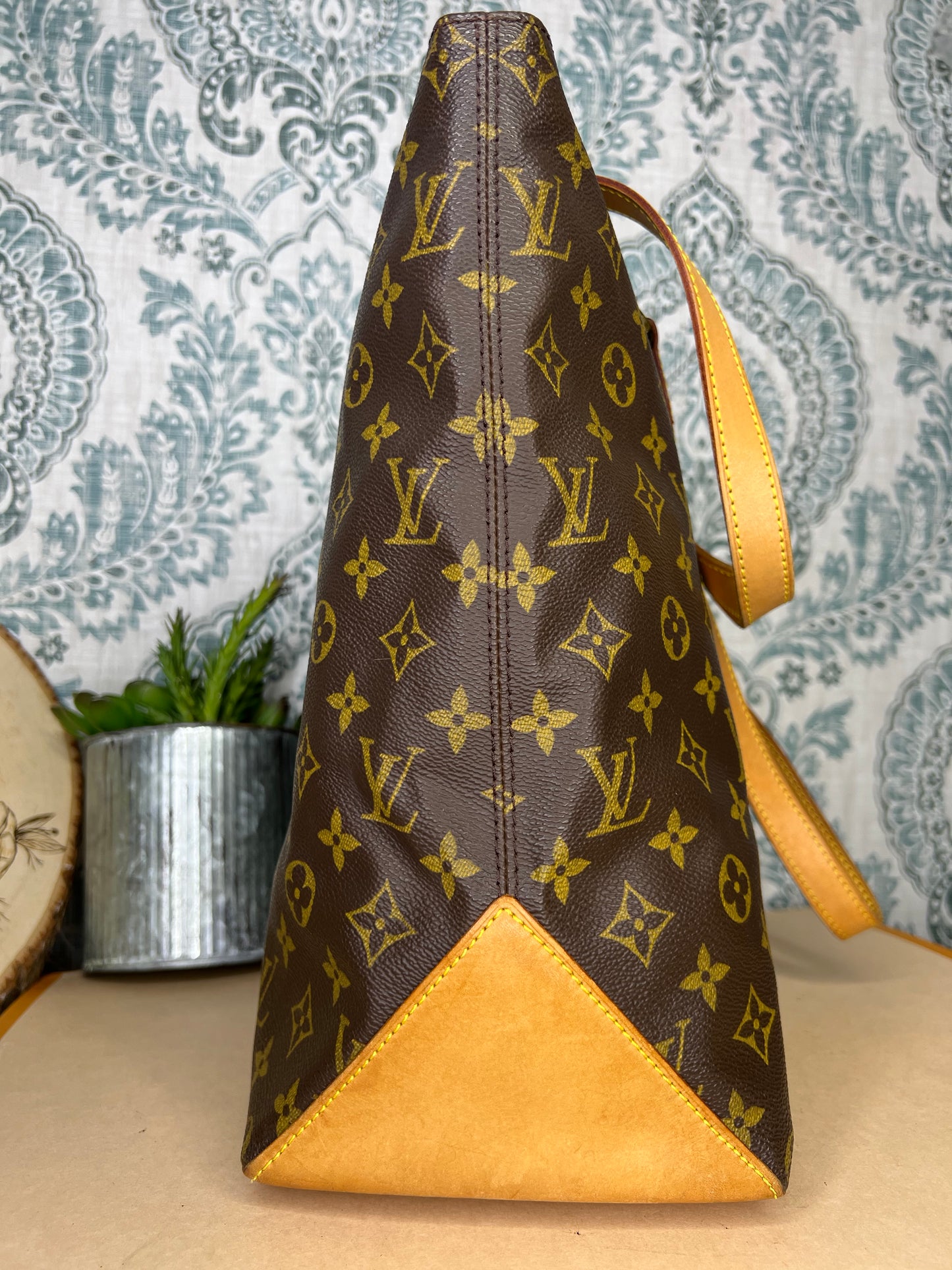 Louis Vuitton Cabas Mezzo