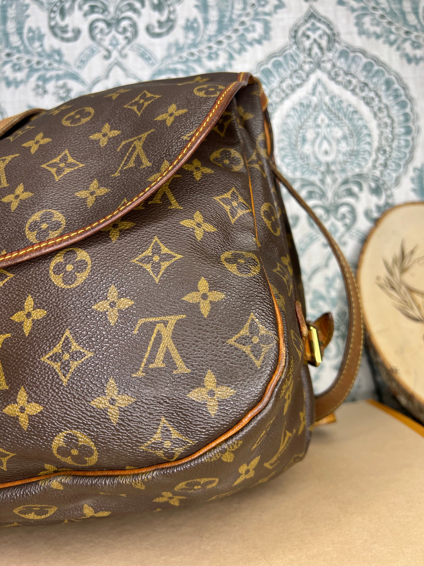 Louis Vuitton Saumur 35