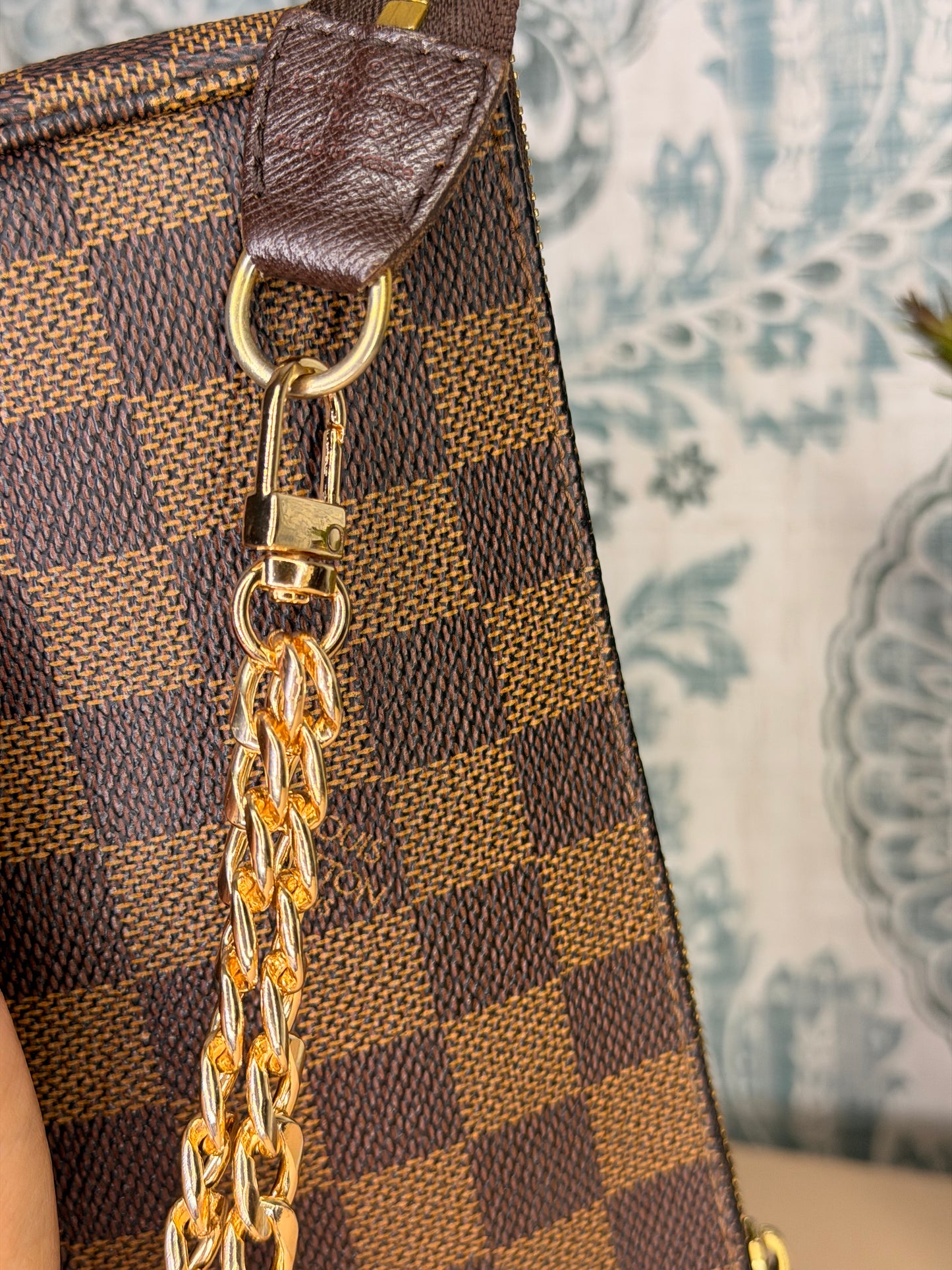 Louis Vuitton Damier Ebene Bucket Pochette