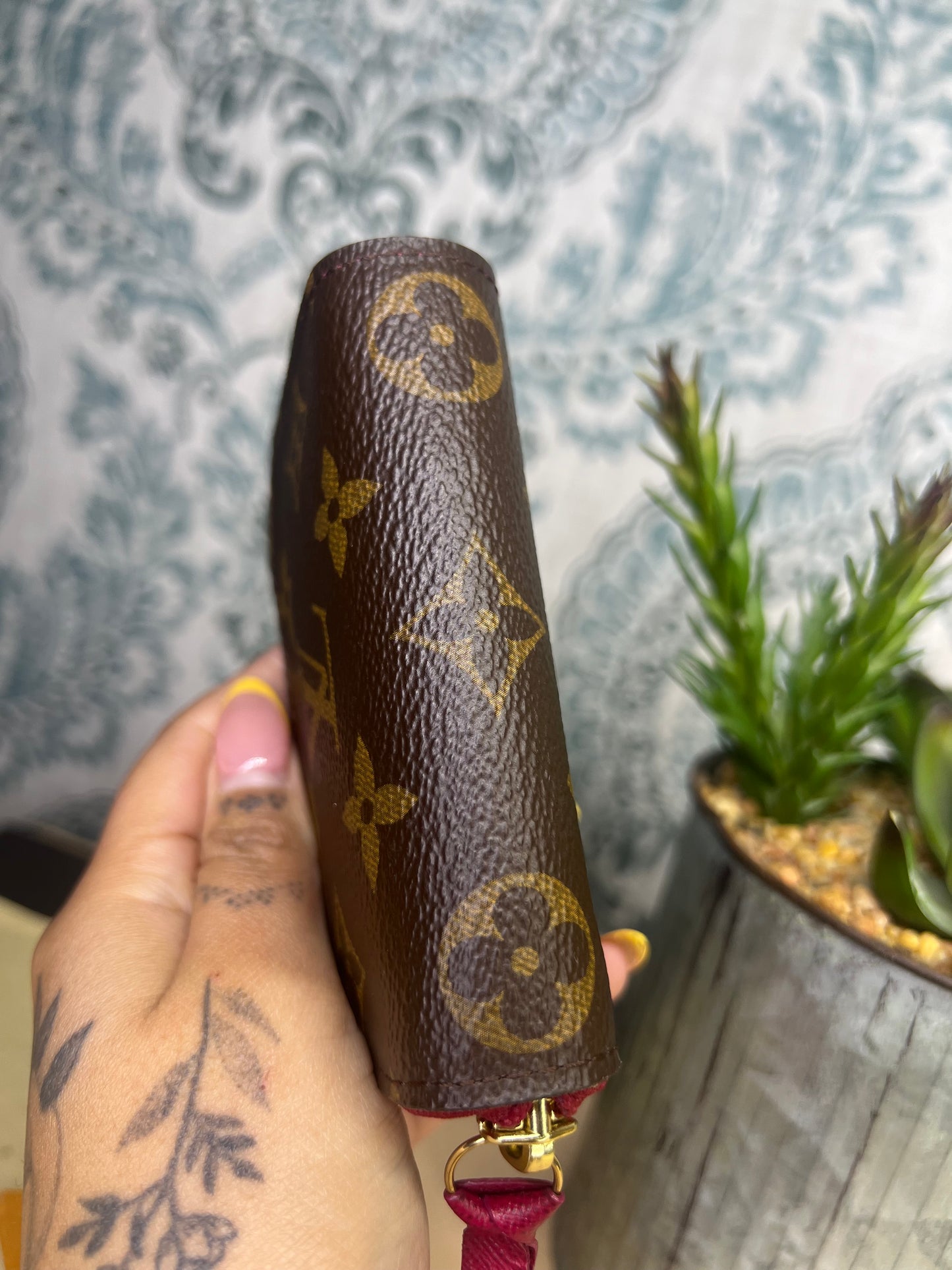 Louis Vuitton Zippy Multicartes Fuschia