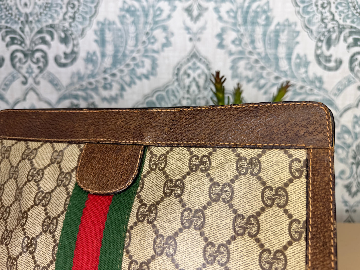 Gucci Supreme Sherry Line Clutch (Accessory Collection)