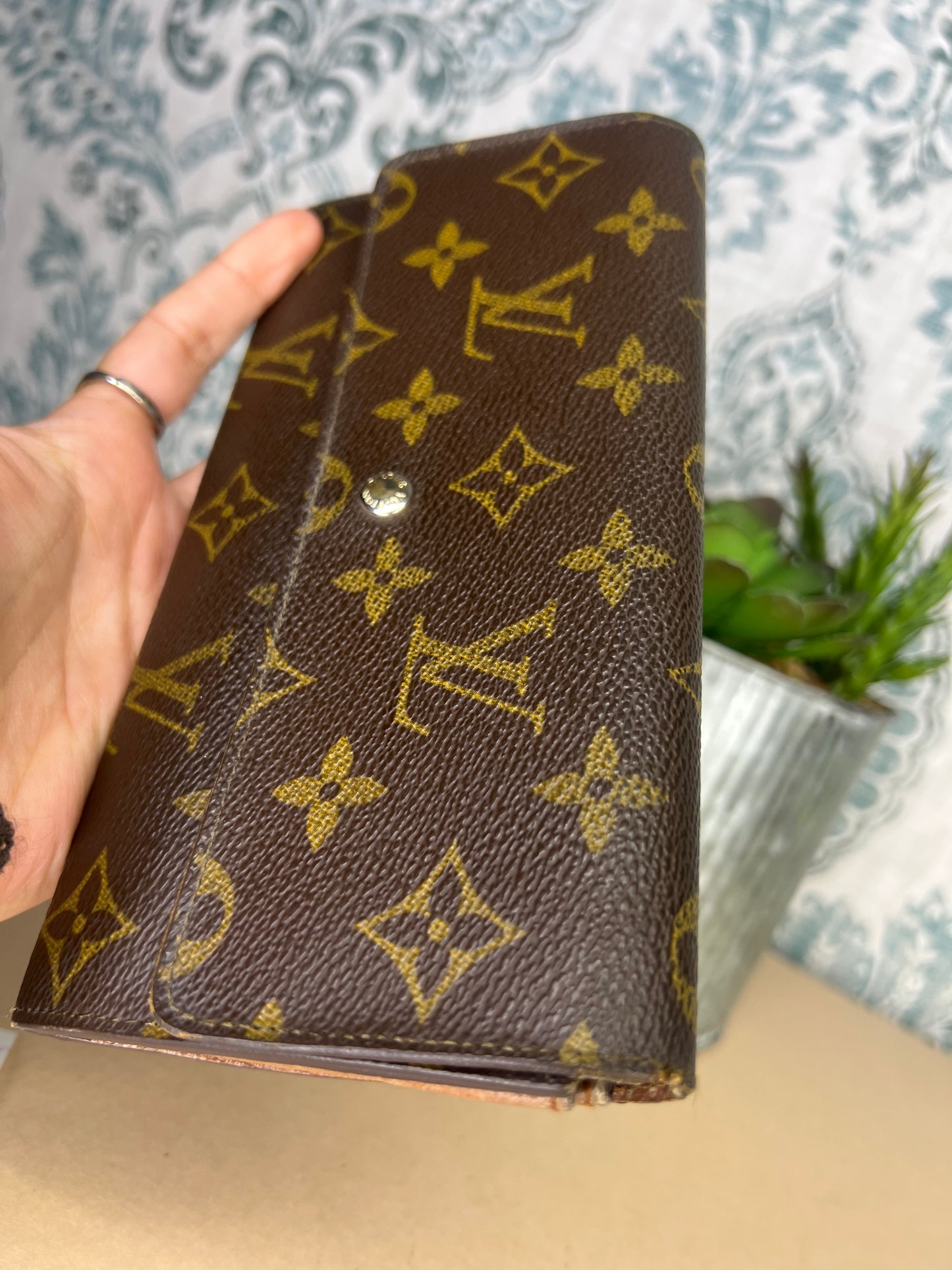 Louis Vuitton Monogram Sarah Wallet