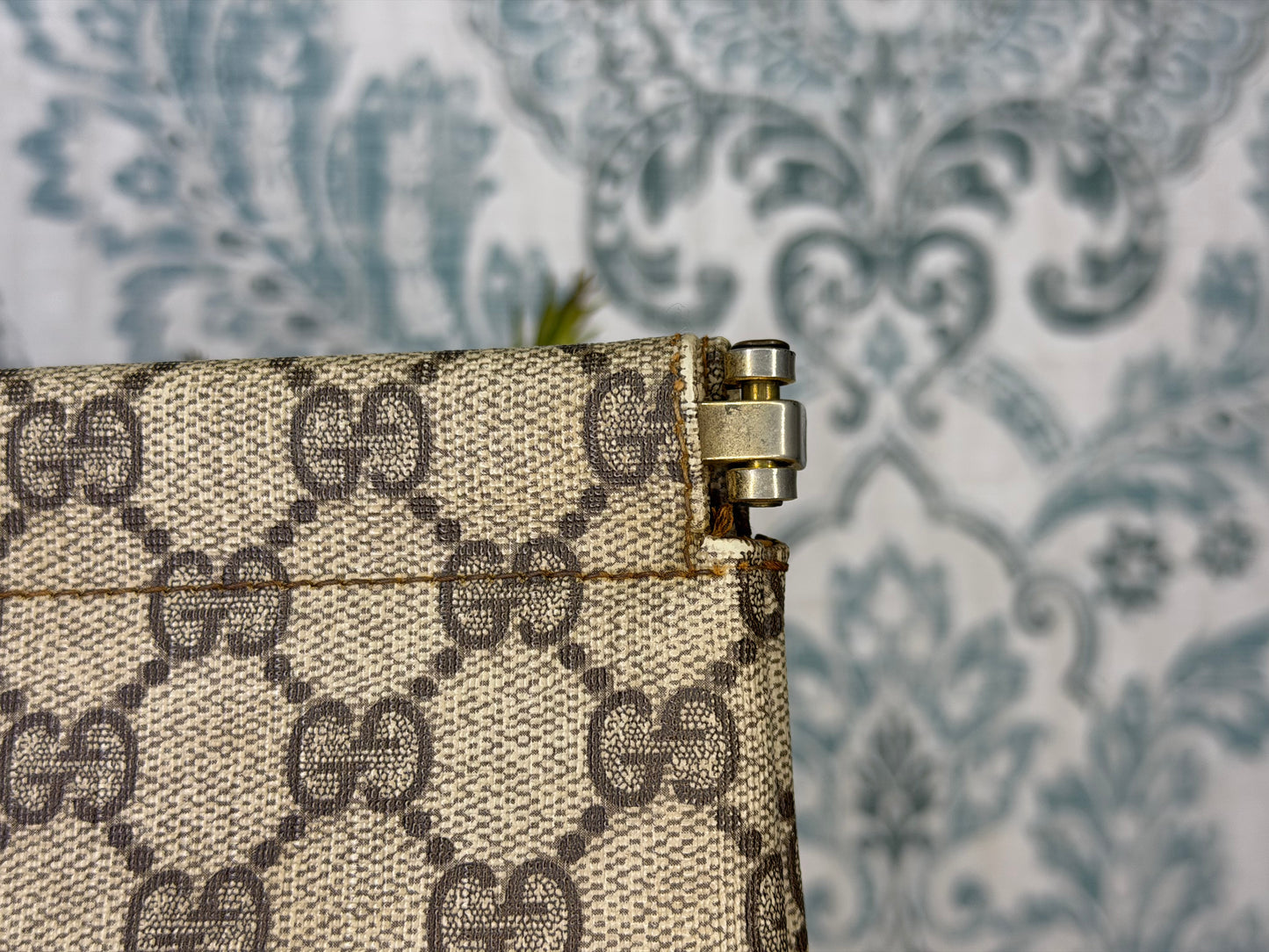 Gucci Supreme Brown Vintage Clutch
