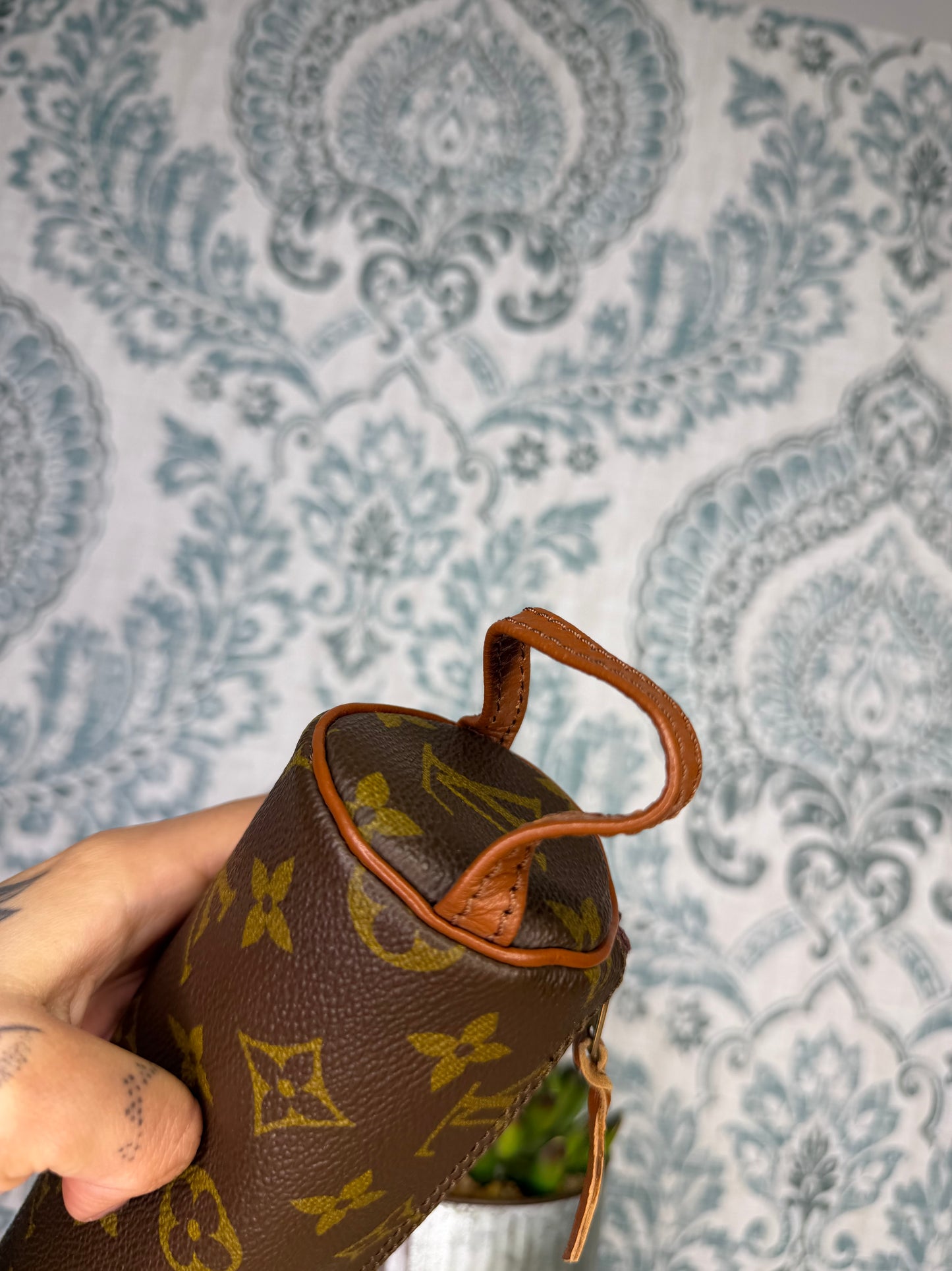 Louis Vuitton Trousse Ronde