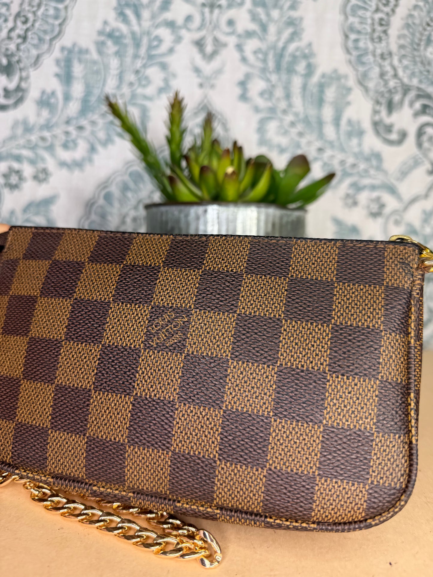 Louis Vuitton Damier Ebene Bucket Pochette
