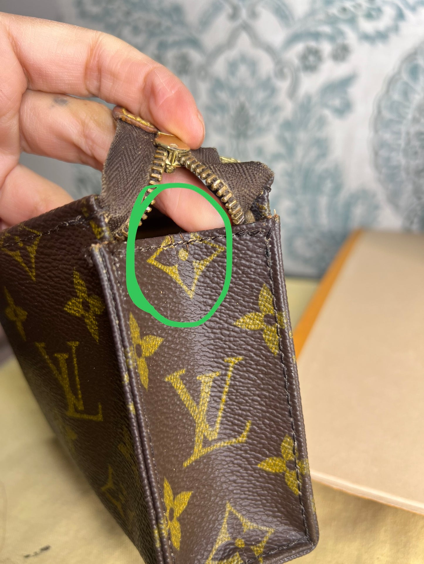 Louis Vuitton Toiletry 15